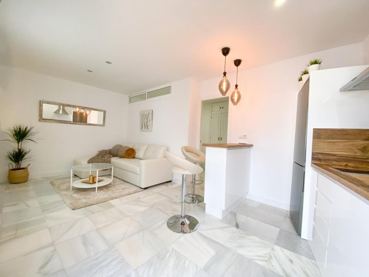 Apartamentos La Reina 아르코스델라프론테라 외부 사진