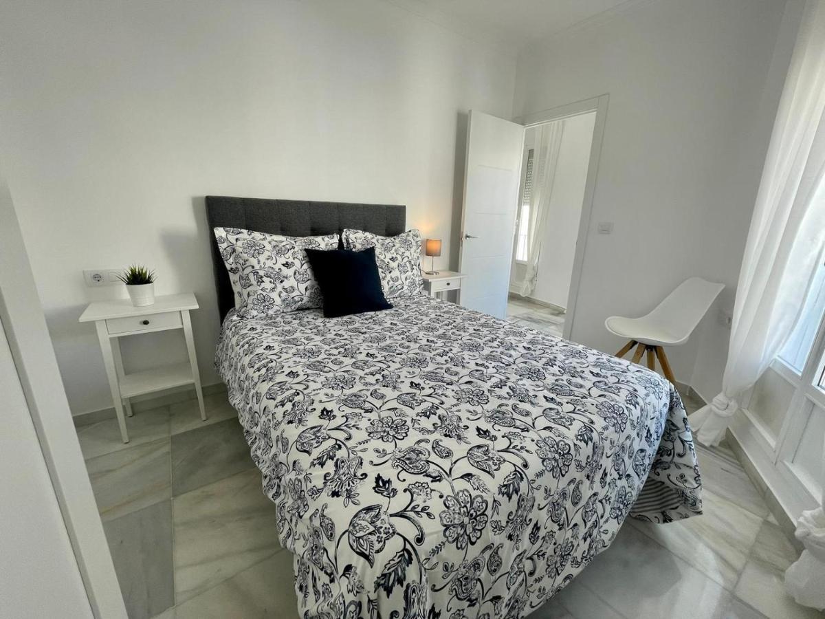 Apartamentos La Reina 아르코스델라프론테라 외부 사진